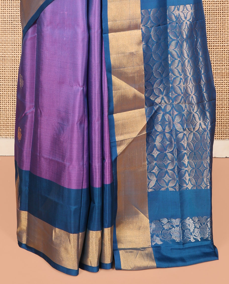 Lavender Uppada Silk Saree, Woven with Buttas, Complemented by a Contrast Temple Zari Border, Contrast Intricately Designed Pallu, and a Contrast Blouse