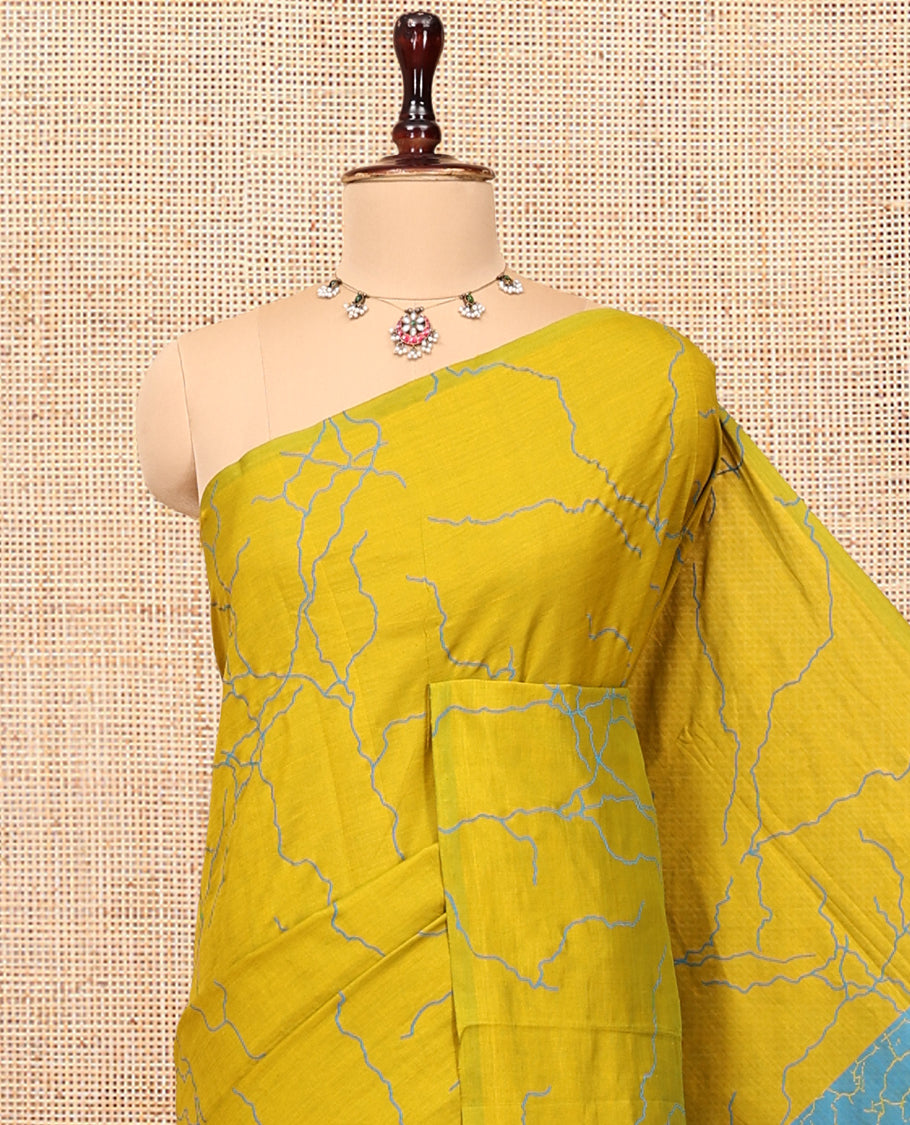 Borderless Green Poly Cotton Saree, Creatively Printed Like Lightning Strikes, a Contrasting Lightning-Strike-Printed Pallu, and a Contrast Blouse