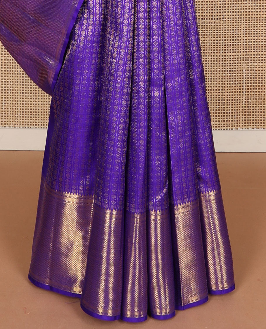 Blue jacquard silk saree, zari border of rekku, muthu, banaras & mayil kann & zari-rich pallu of jaal design