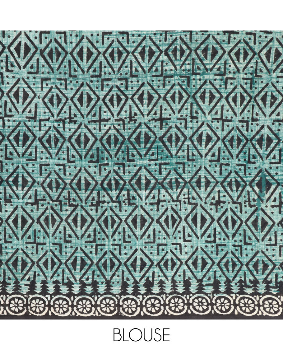 Green warli motifs printed mul mul cotton saree, contrast chakra block printed border & pallu of floral & geometric block print