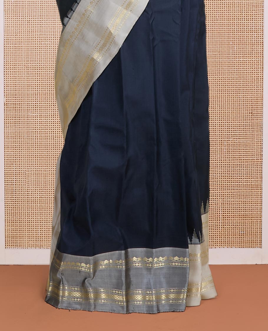 Black plain design gadwal silk saree, contrast rettai pettu temple traditional zari design border & gleaming gold zari pallu