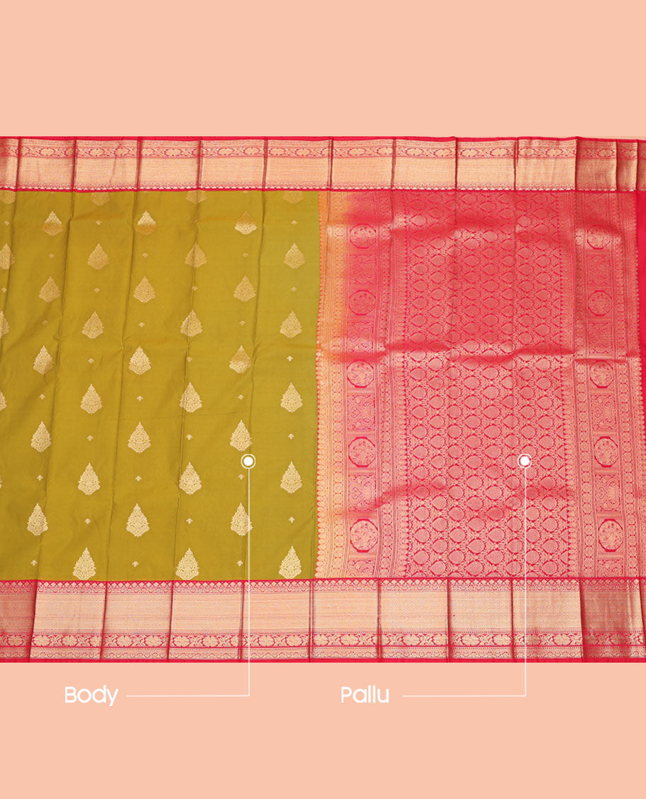 Green Budget Silk Saree, Highlighted by Zari Buttas, Complemented by a Contrast Traditional Design Border, Grand Pallu, and a Contrast Blouse
