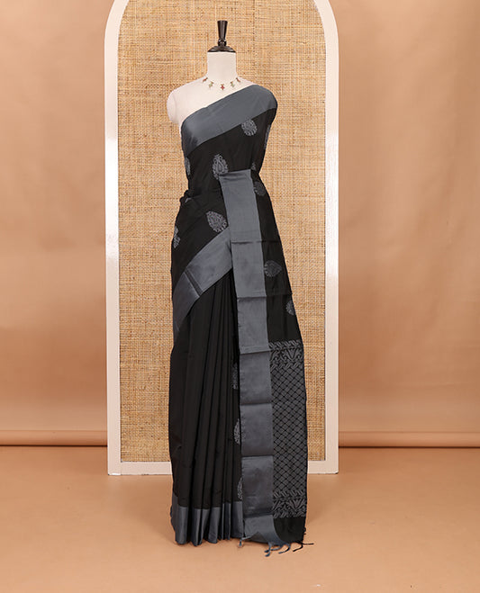 Black butta silk cotton , contrast bawanchi border & thread weaving rich pallu with tussels
