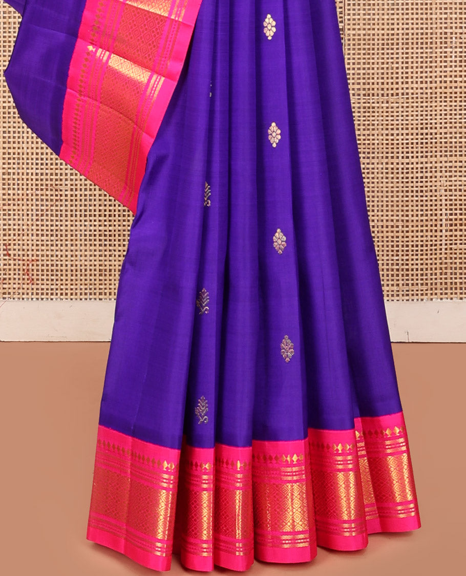 Blue Kanchipuram Silk Saree, Gleamed Up with Zari Buttas, a Contrast Korvai One-Sided Border of Paneer Sombu, Banaras, Muthu, and Jaal Design, Zari Design Pallu, and No Blouse