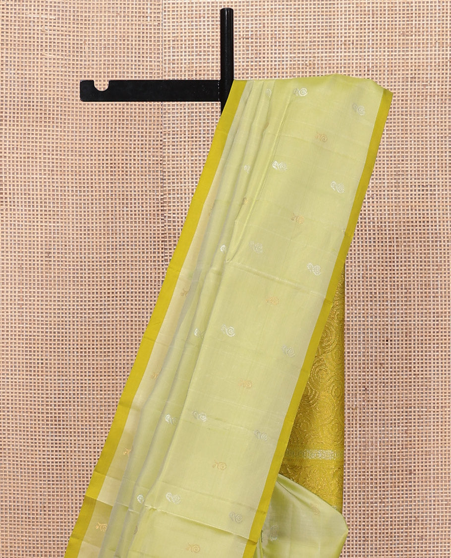 Borderless Green Mayuri Lite Silk Mix Saree, Decorated with Zari Buttas, a Contrast Geometric Pallu, and a Contrast Blouse