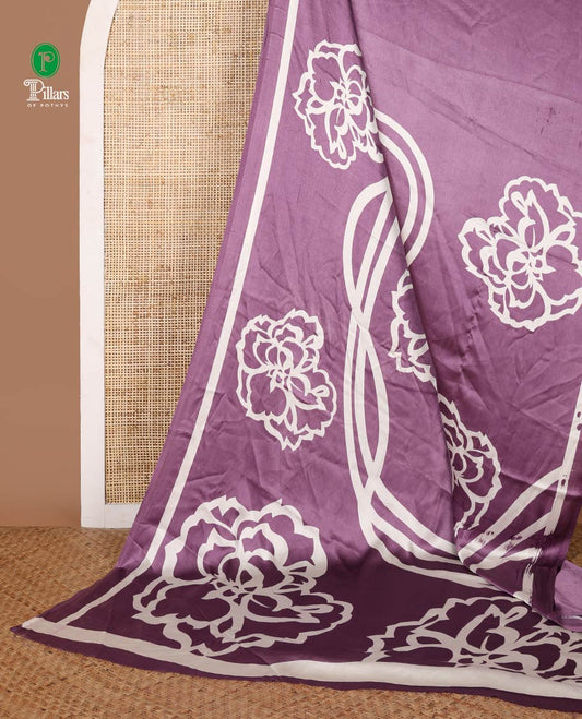 Bordeless white with lavender printed design modal crepe saree & printed pallu along with plain blouse