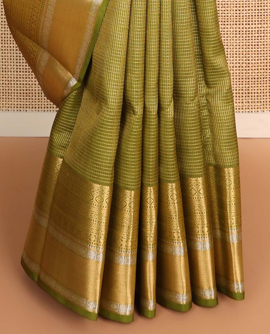 Green checked vasundhara elite silk saree with contrast traditinal zari design border & jaal design pallu