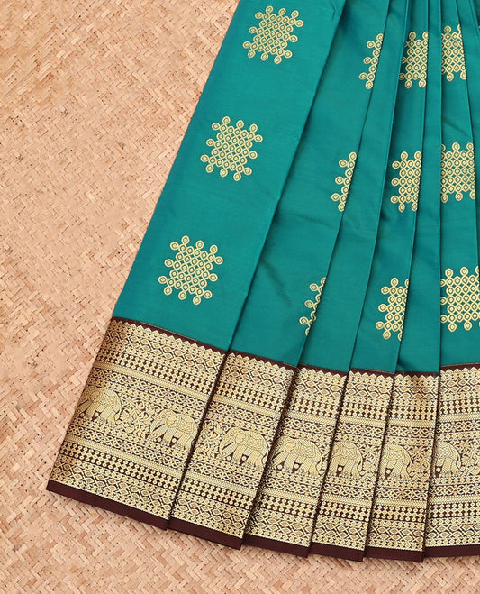 Green Budget Silk Saree, Majestically Detailed with Kolam Buttas, Complemented by a Contrast Traditional Border, Grand Jaal Pallu, and a Contrast Blouse