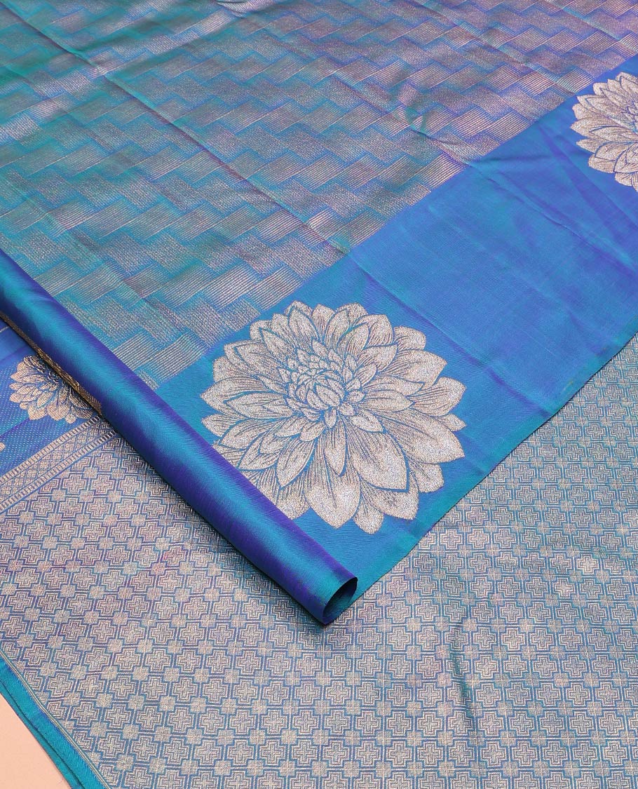 Borderless multi-color ragkat-style striped and floral creeper Kanchipuram designer saree, zari-rich vanki design pallu