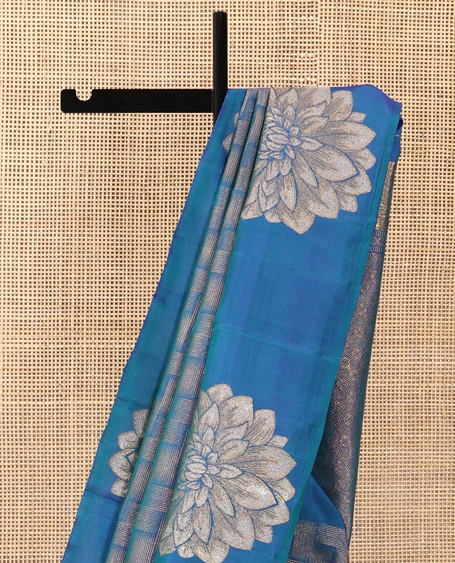 Borderless multi-color ragkat-style striped and floral creeper Kanchipuram designer saree, zari-rich vanki design pallu