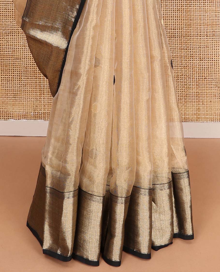 Sandal buttas Mageshwari cotton saree, contrast chevron zari striped border, and pallu steeped with paisleys