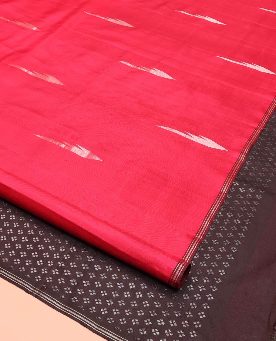 Red Mayuri Soft Silk Saree Adorned with Zari Buttas, Complemented by a Contrast Piping Border, Pallu Steeped with Diamond Buttas, and Paired with a Contrast Zari Buttas Blouse