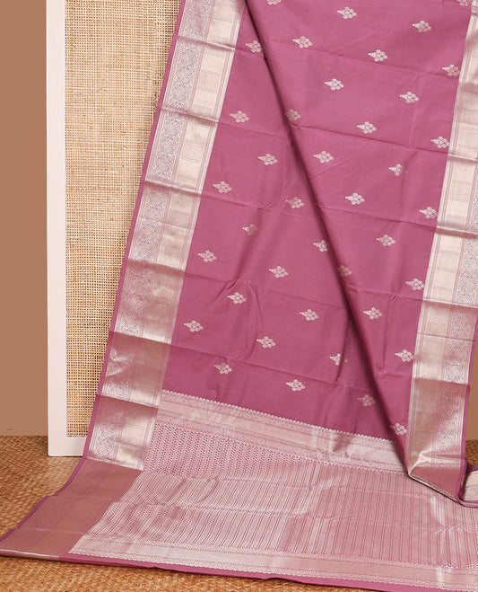 Onion pink zari buttas Vasundhara silk mix, zari border of thilakam mokku, kuyil kann, diamond, and jaal designs, and neli pallu