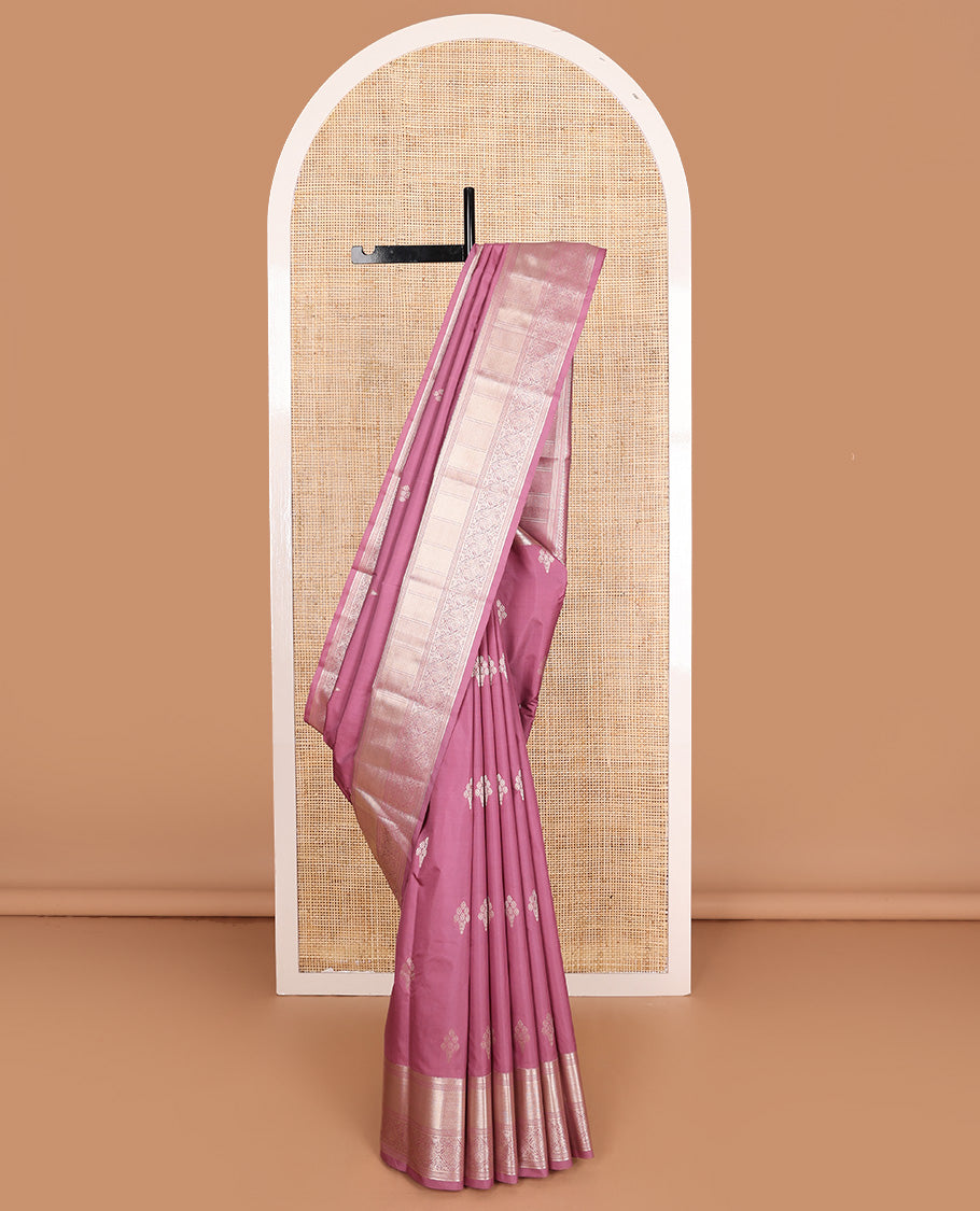 Onion pink zari buttas Vasundhara silk mix, zari border of thilakam mokku, kuyil kann, diamond, and jaal designs, and neli pallu