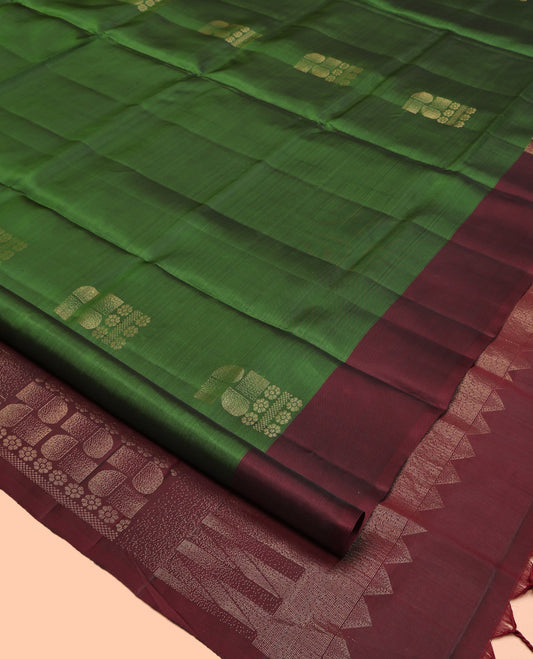 Green Mayuri Lite Silk Mix Saree, Ornamented with Zari Buttas, Complemented by a Contrast Zari Border, Pallu of Geometric Designs, and a Contrast Blouse