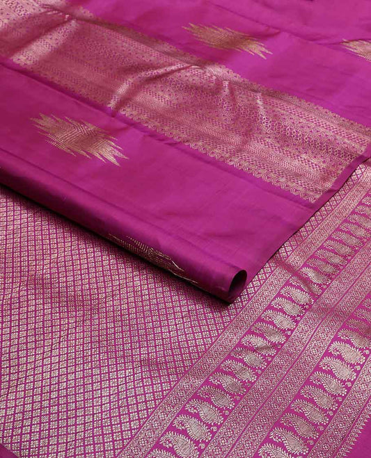 Borderless purple floral design kancheepuram silk saree with argyle design pallu