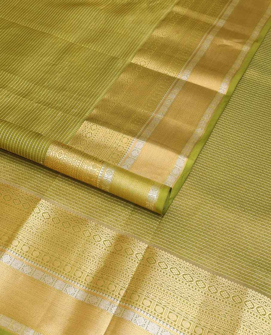 Green checked vasundhara elite silk saree with contrast traditinal zari design border & jaal design pallu