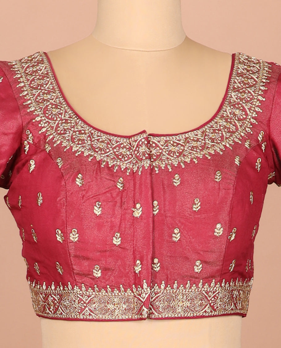 Red thread embroidered front-and-back round elbow-sleeve readymade blouse