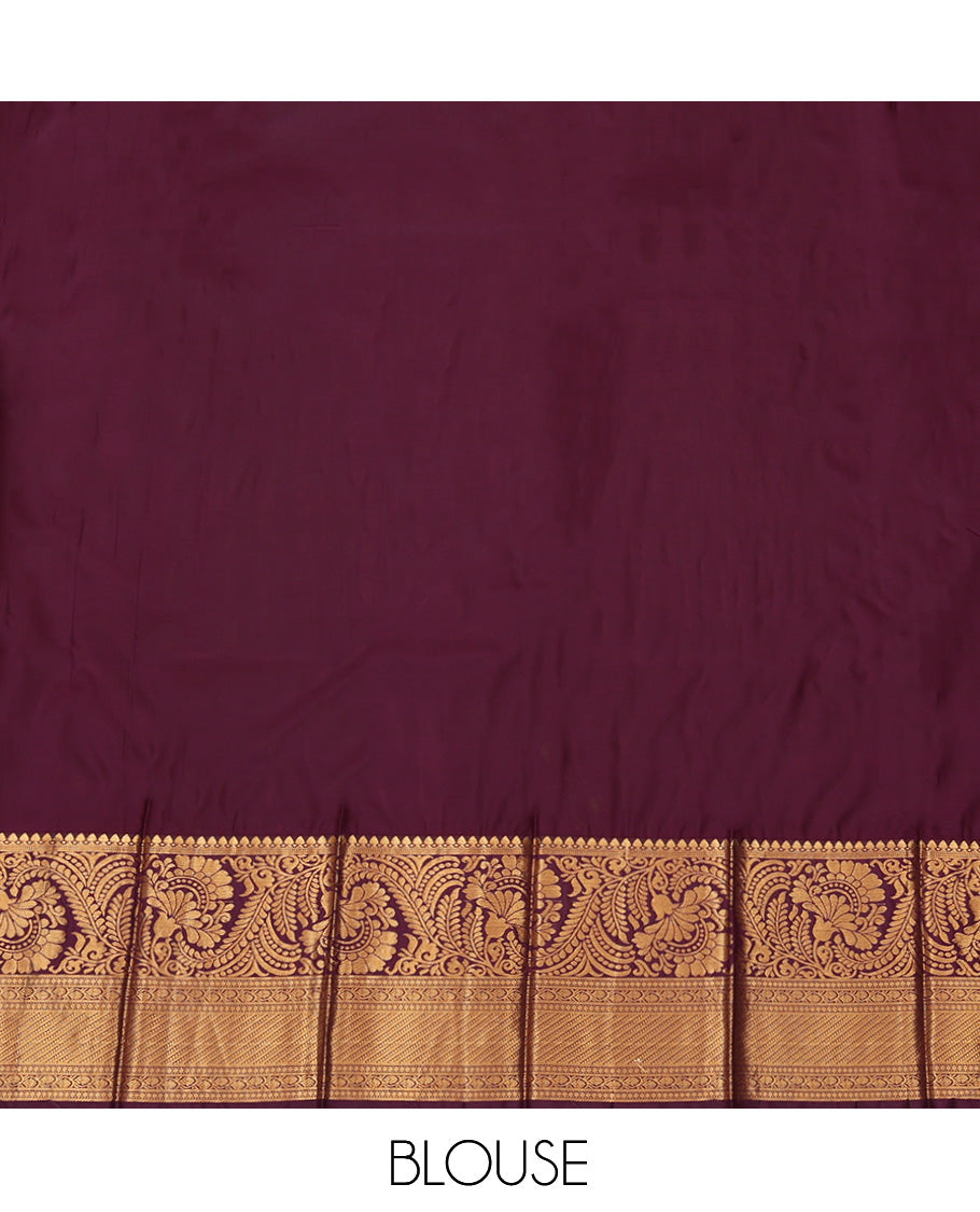 Light Green Budget Silk Saree, Decked Up with Jacquard Design, Complemented by Contrast Traditional Zari Border, a Grand Pallu and a Contrast Blouse