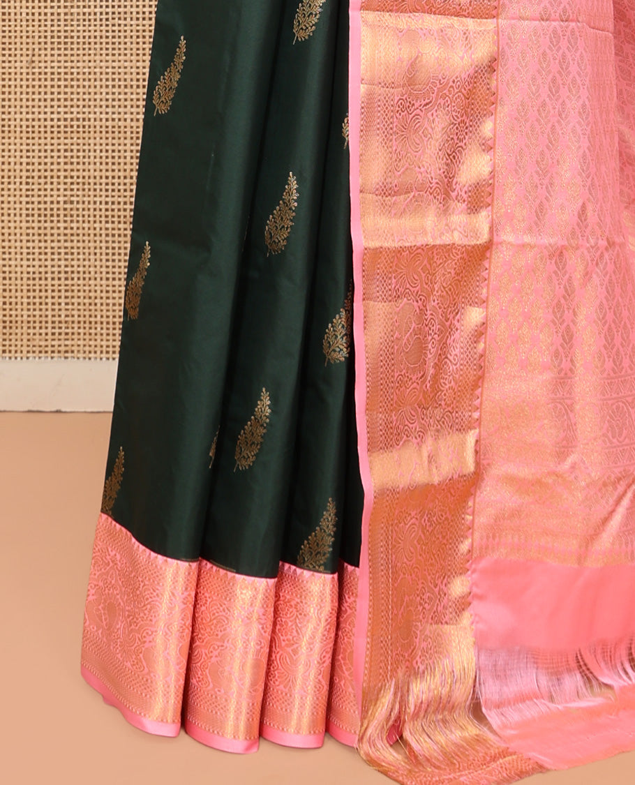 Green Budget Silk Saree, Woven with Zari Buttas, Complemented by a Contrast Traditional Zari Border, Grand Jaal Pallu, and Contrast Blouse