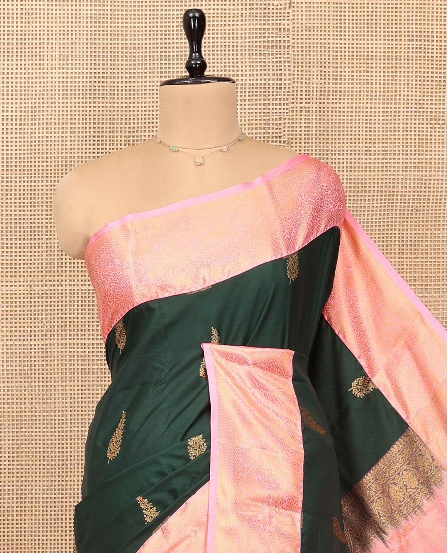 Green Budget Silk Saree, Woven with Zari Buttas, Complemented by a Contrast Traditional Zari Border, Grand Jaal Pallu, and Contrast Blouse