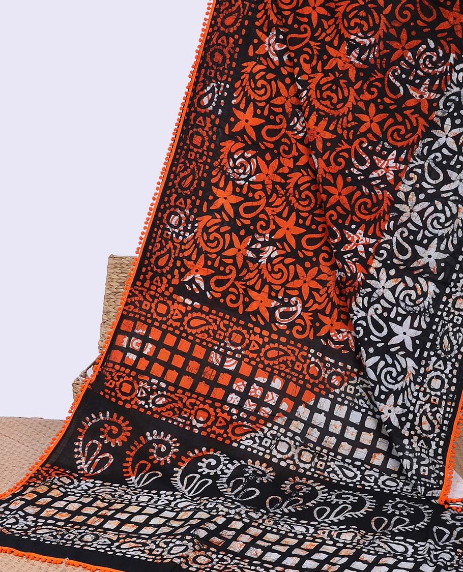 Borderless multicolored all over floral , geometric batik design mul mul cotton saree