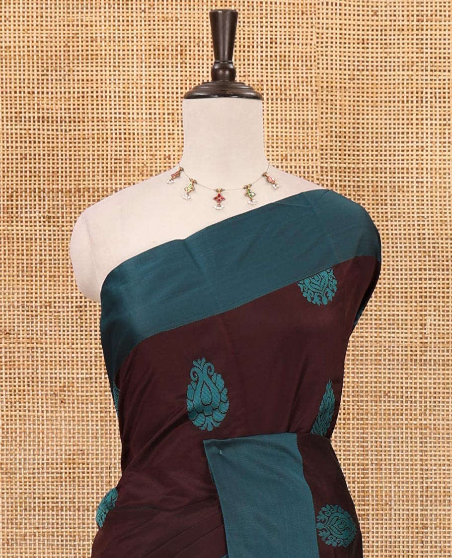 Brown butta silk cotton , contrast bawanchi border & thread weaving rich pallu with tussels