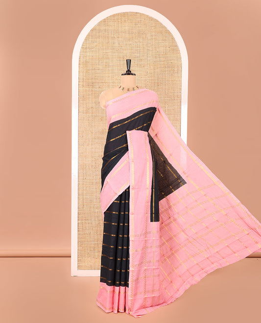 Black Sungudi Cotton Saree, Adorned with Leaf Vine Zari Stripes All Over Its Body, Complemented by a Contrast Leaf Vine Zari Striped Border, Zari Design Pallu, and Paired with a Contrast Blouse