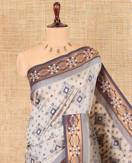 Grey Elite Soft Silk Saree, Adorned with Pochampally-Style Ikat Thread Weave, Contrast Chakra Border, Floral Pallu, and a Contrast Blouse