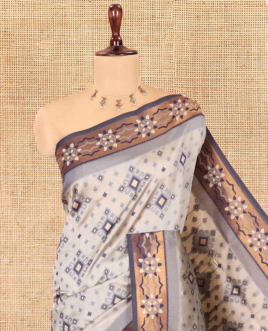 Grey Elite Soft Silk Saree, Adorned with Pochampally-Style Ikat Thread Weave, Contrast Chakra Border, Floral Pallu, and a Contrast Blouse