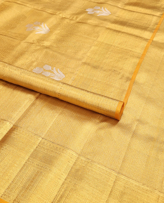 Gold jacquard silk saree, contrast intricate pallu & zari highlighted border steeped with traditional designs