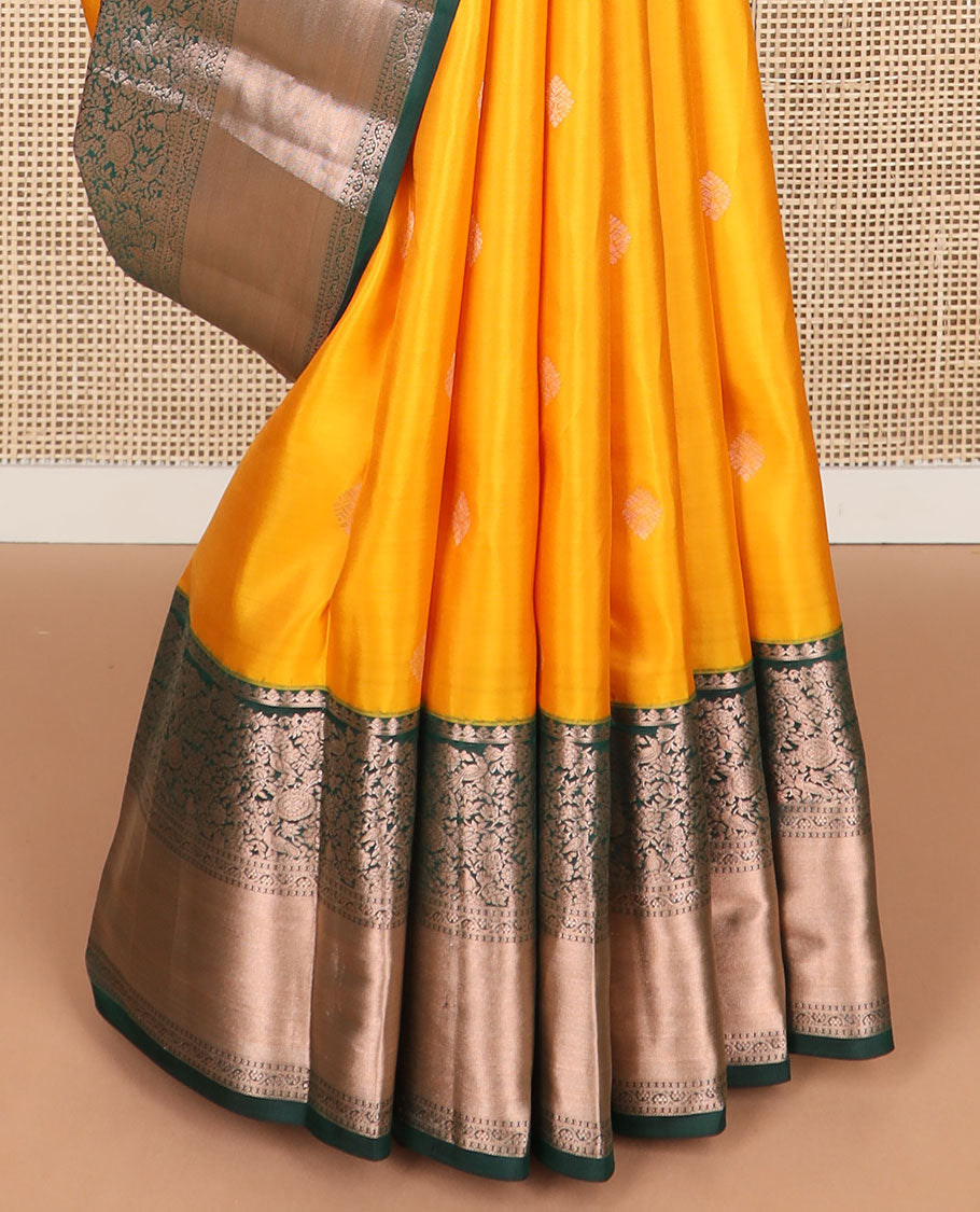 Orange floral buttas silk saree with contrast korvai border of thilakam mokku, kodi visiry, banras design & jaal pallu