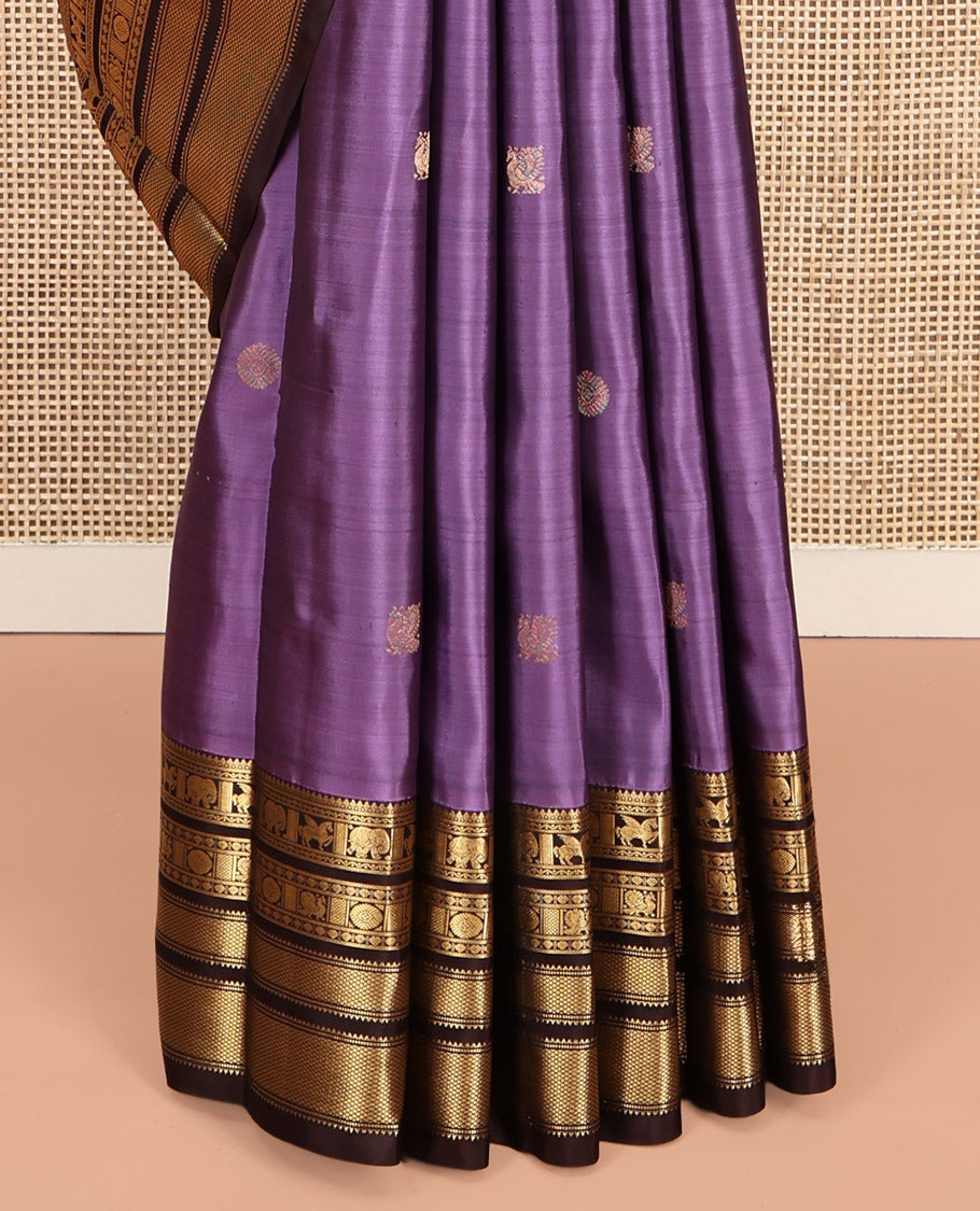 Lavender Mayil-Chakram Buttas Vasundhara Silk Saree, Contrast Border of Thilakam, Neli, Yaanai, Kuthirai, Mayil Chakram, Rudraksha, and Mayil Kann, Grand Pallu, and a Contrast Blouse