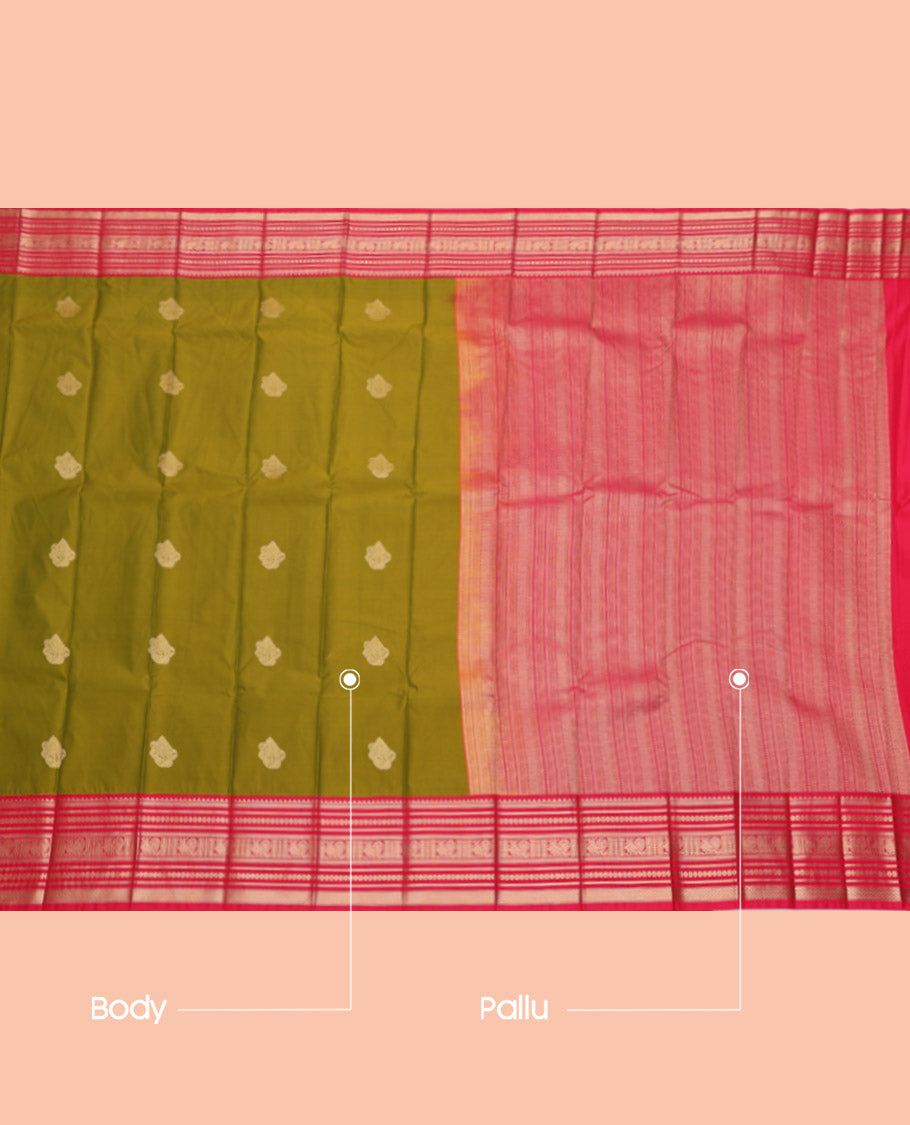 Green Budget Silk Saree, Accentuated with Zari Buttas, Complemented by a Contrast Traditional Zari Border, Grand Pallu, and a Contrast Blouse