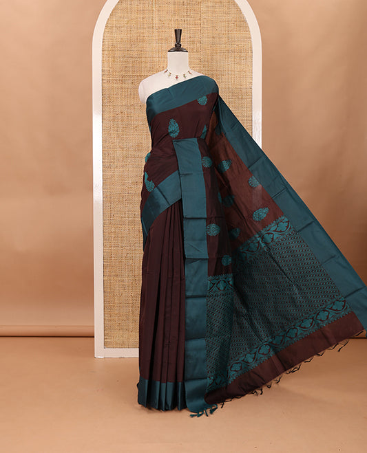 Brown butta silk cotton , contrast bawanchi border & thread weaving rich pallu with tussels