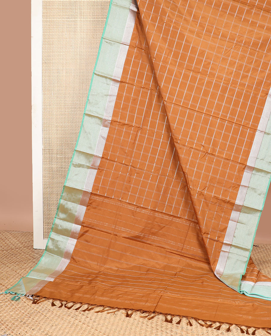 Brown checked gift saree with contrast rettai pettu zari border & striped pallu