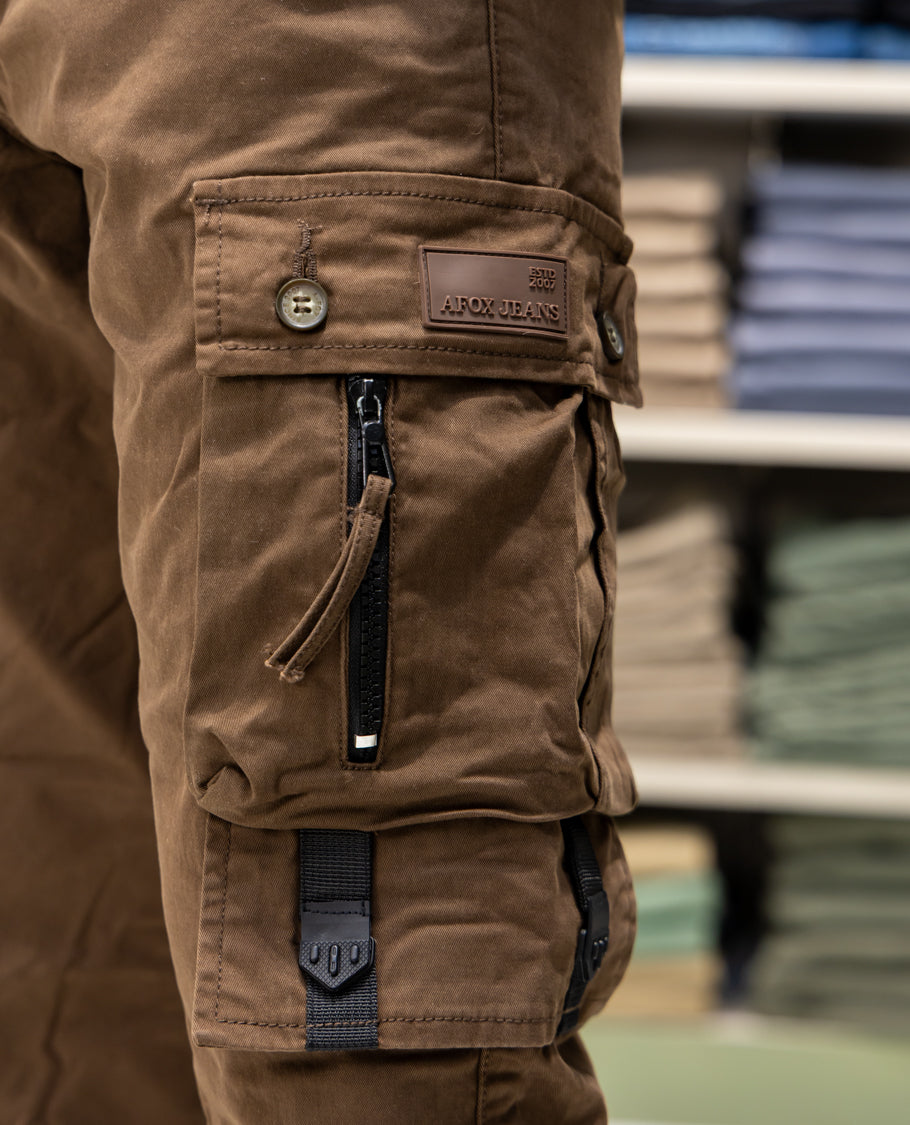 Brown Cotton-Blended Cargo Trousers Features Belt Loops, a Regular Fit, and a Regular Length