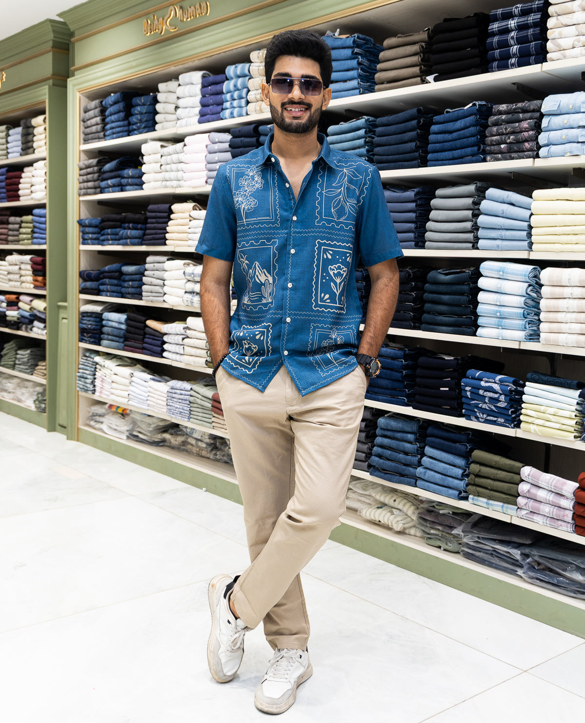 Blue Half Sleeves Cotton-Blended Casual Shirt