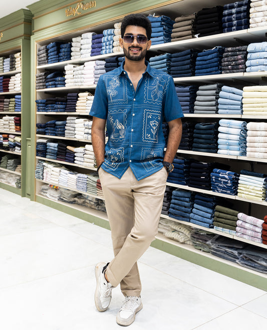 Blue Half Sleeves Cotton-Blended Casual Shirt