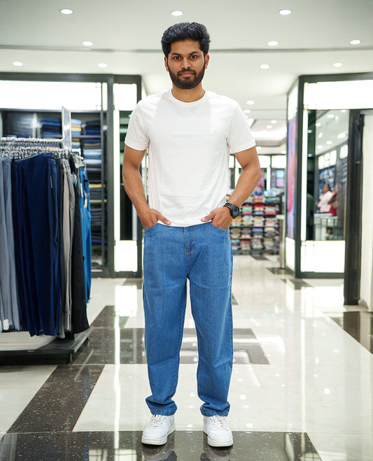 Denim Blue Plain Denim Trousers Come with a Baggy Mom Fit and Regular Length