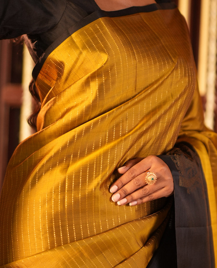 Mehendi Green Striped Mayuri Lite Silkmix, Contrast Border, Blouse