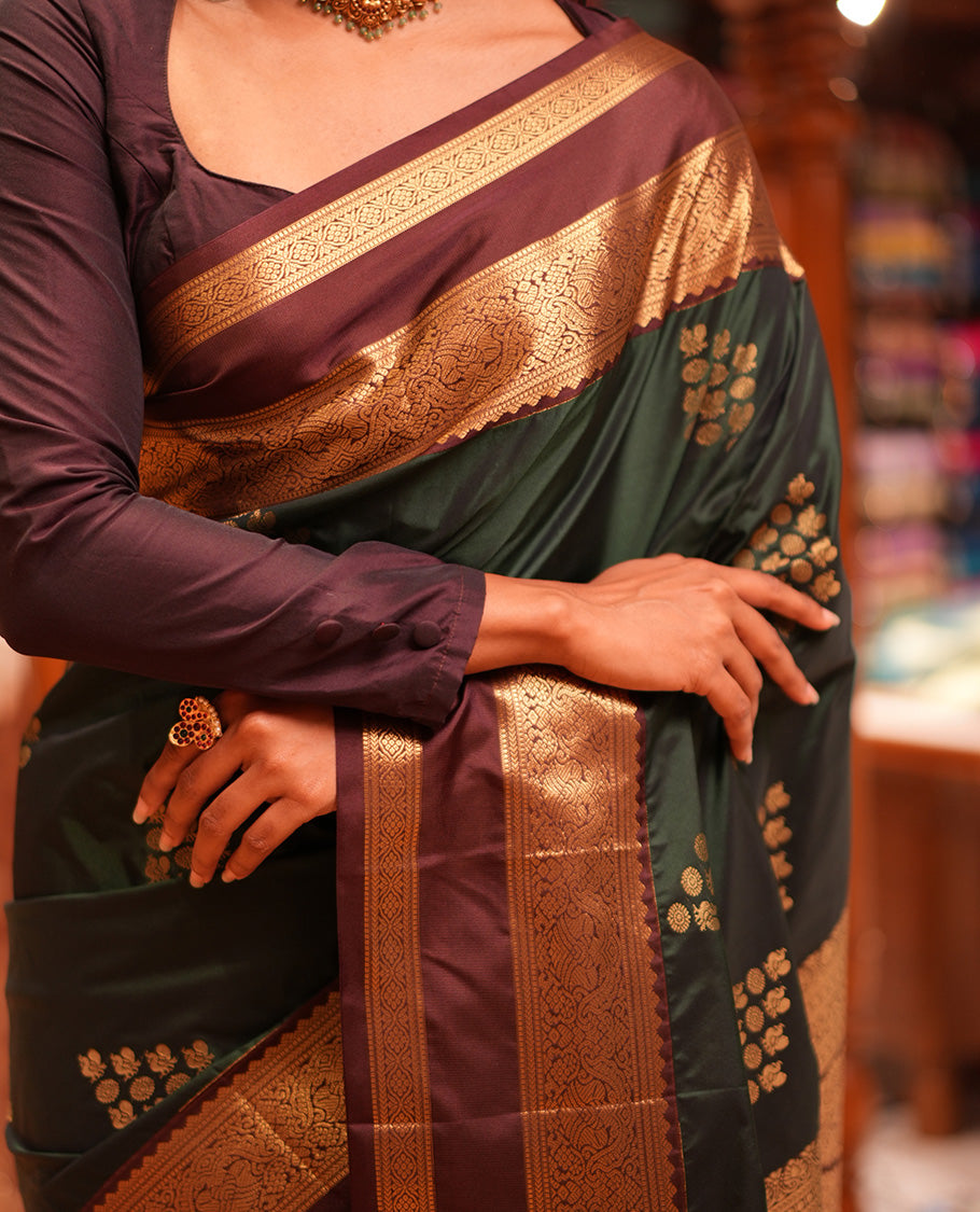 Green Budget Silk Saree Features Buttas, Contrast Rettai Pettu Border, Grand Pallu, Contrast Blouse
