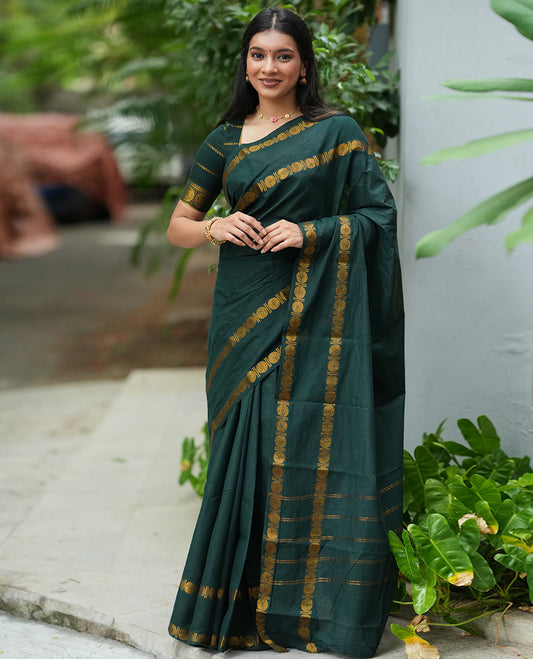 Green Plain Sungudi Cotton Saree, Highlighted by Traditional Rettai Pettu Rudraksham Border, Striped Pallu, and a Matching Blouse