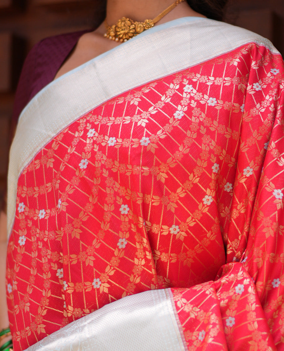 Red-Blue Scallop Jacquard Budget Silk Saree, Contrast Traditional Border, Jaal Pallu, and Contrast Blouse