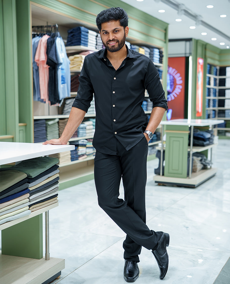 Black Plain Cotton Blended Casual Liquid Shirt, Featuring a Spread Collar, Full Sleeves, Slim Fit, and Regular Length