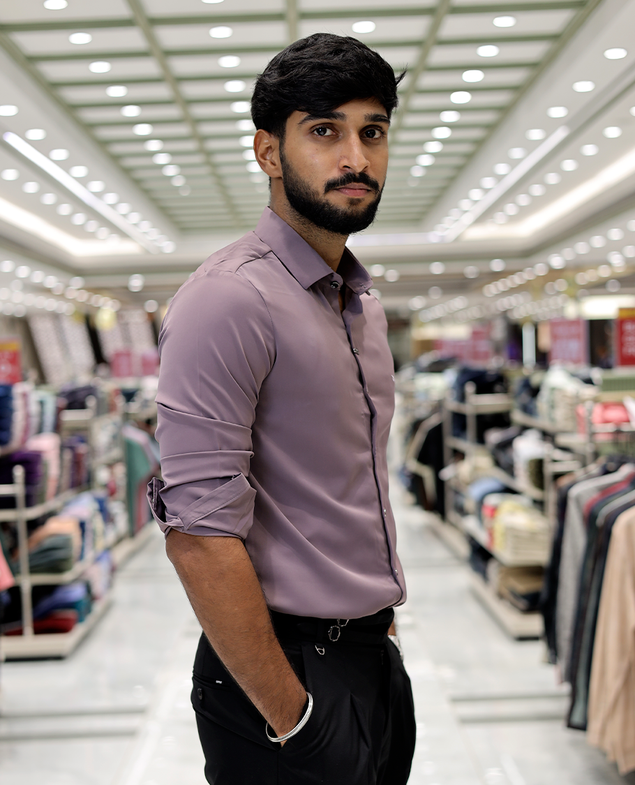 Lilac Solid Poly-Blended Formal Shirt Features Full Sleeves, a Slim Fit, a Spread Collar, and Regular Length