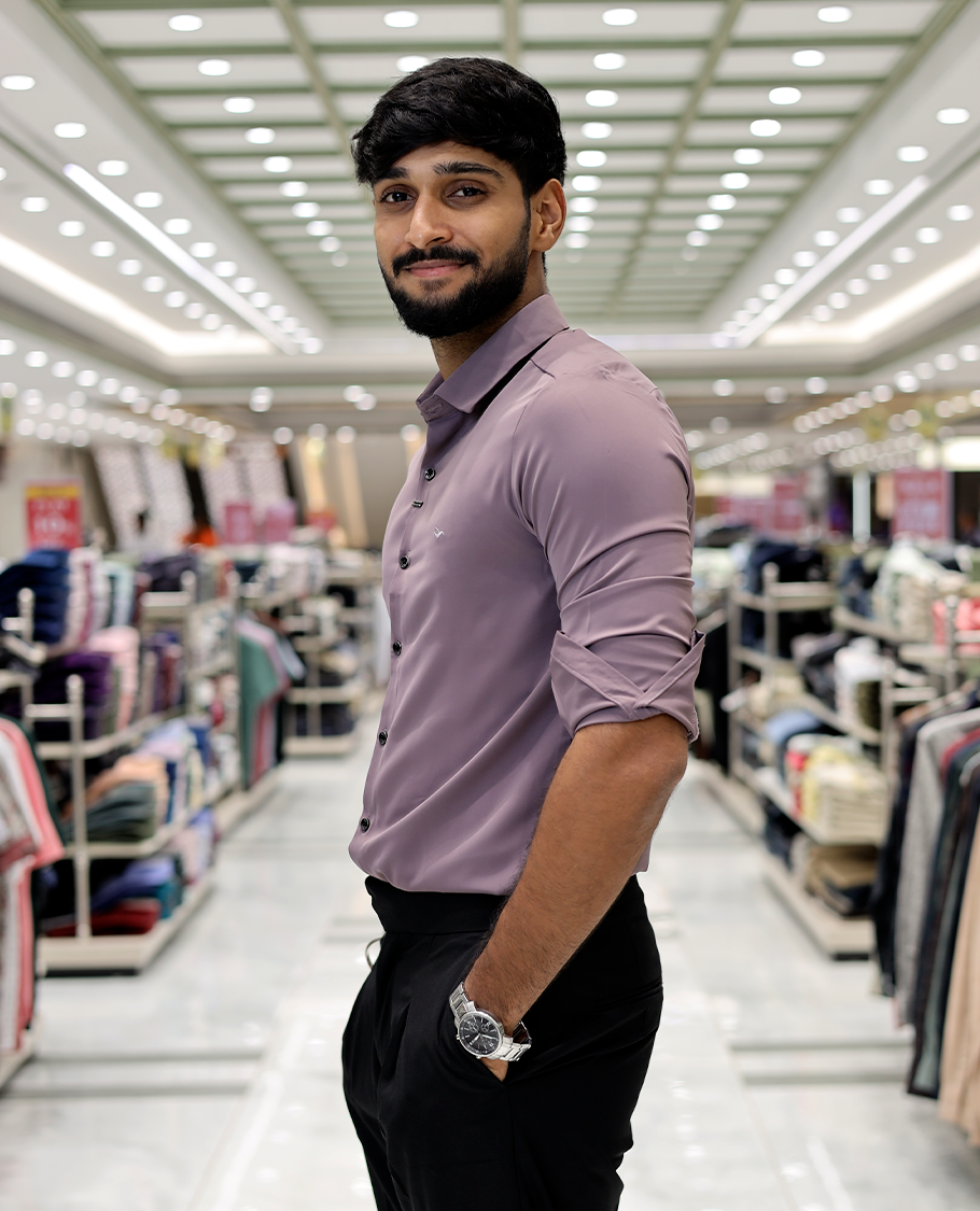 Lilac Solid Poly-Blended Formal Shirt Features Full Sleeves, a Slim Fit, a Spread Collar, and Regular Length