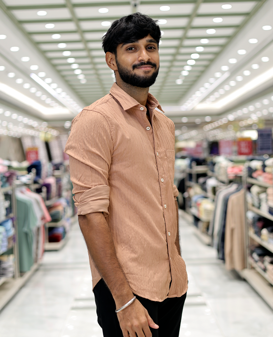 Salmon Crushed Cotton-Blended Casual Shirt Features Full Sleeves, a Spread Collar, a Slim Fit, and Regular Length