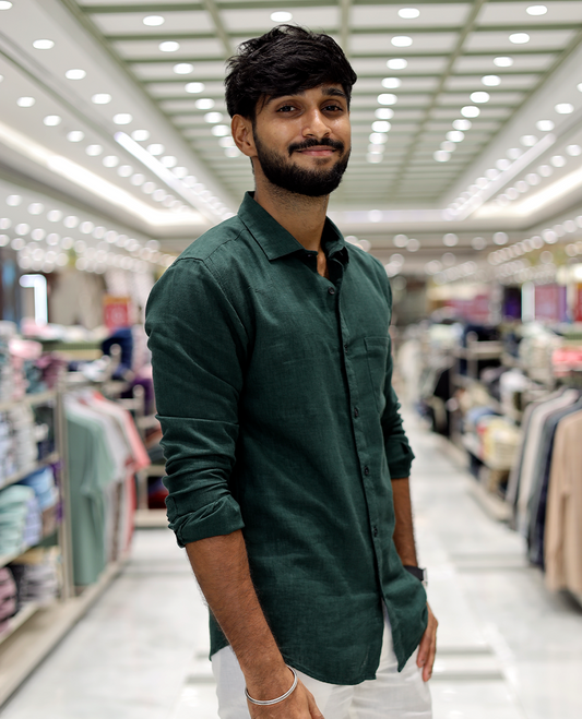 Green Solid Linen-Blended Casual Shirt Features Full Sleeves, a Slim Fit, a Spread Collar, and a Regular Length