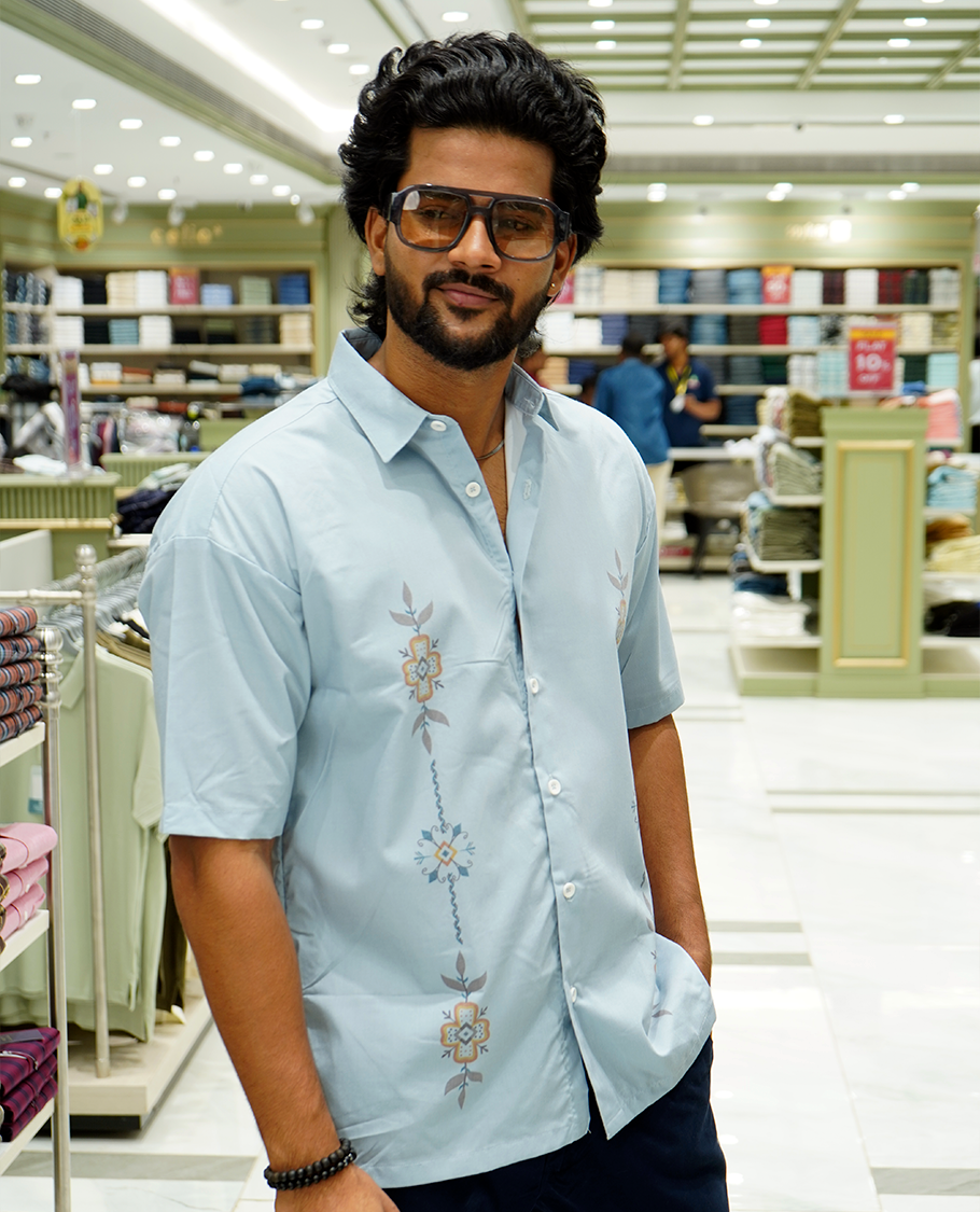 Blue Cotton-Blended Casual Shirt Features Floral Striped Print, Full Sleeves, a Spread Collar, a Slim Fit, and a Regular Length